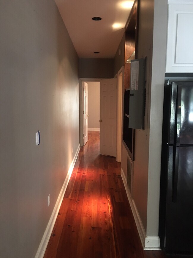 Building Photo - 17 Felix St