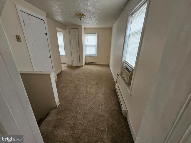 Building Photo - 258 Ringgold St