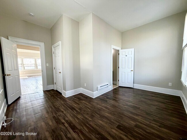 Building Photo - 511 W Harrison Ave