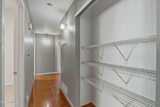 Building Photo - 3836 Tierra Roca Pl