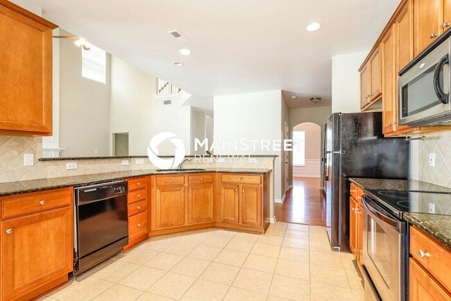 Building Photo - 5 Bedroom Pet-Friendly Home in CHARLOTTE, NC with Main Street Renewal