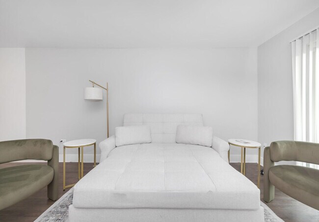 Building Photo - 4301 W Cleveland St