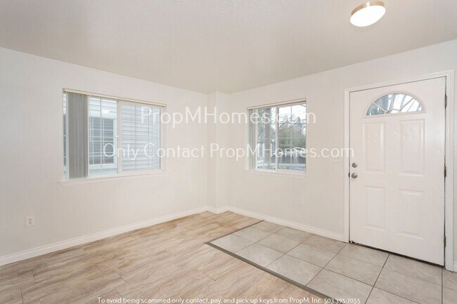 Building Photo - One Bedroom in Argay Terrace - Price Reduc...