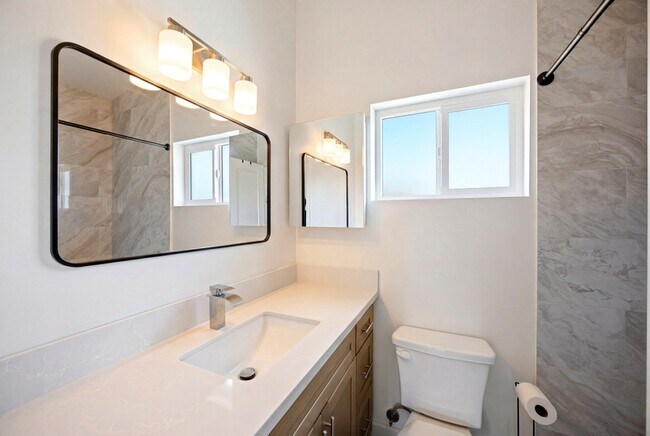 Building Photo - 9094 Los Coches Rd