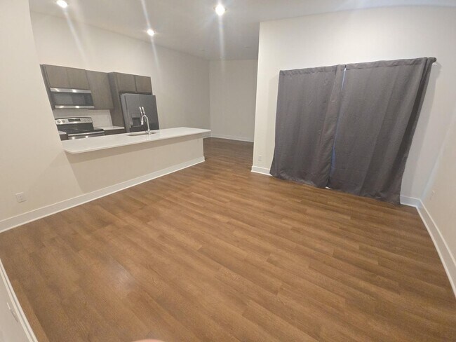 Building Photo - 2143/45 S Thatcher Cir