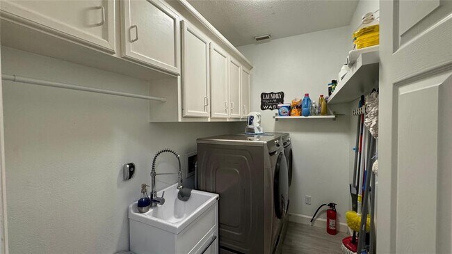 Building Photo - 59 Acorn Cluster Ct