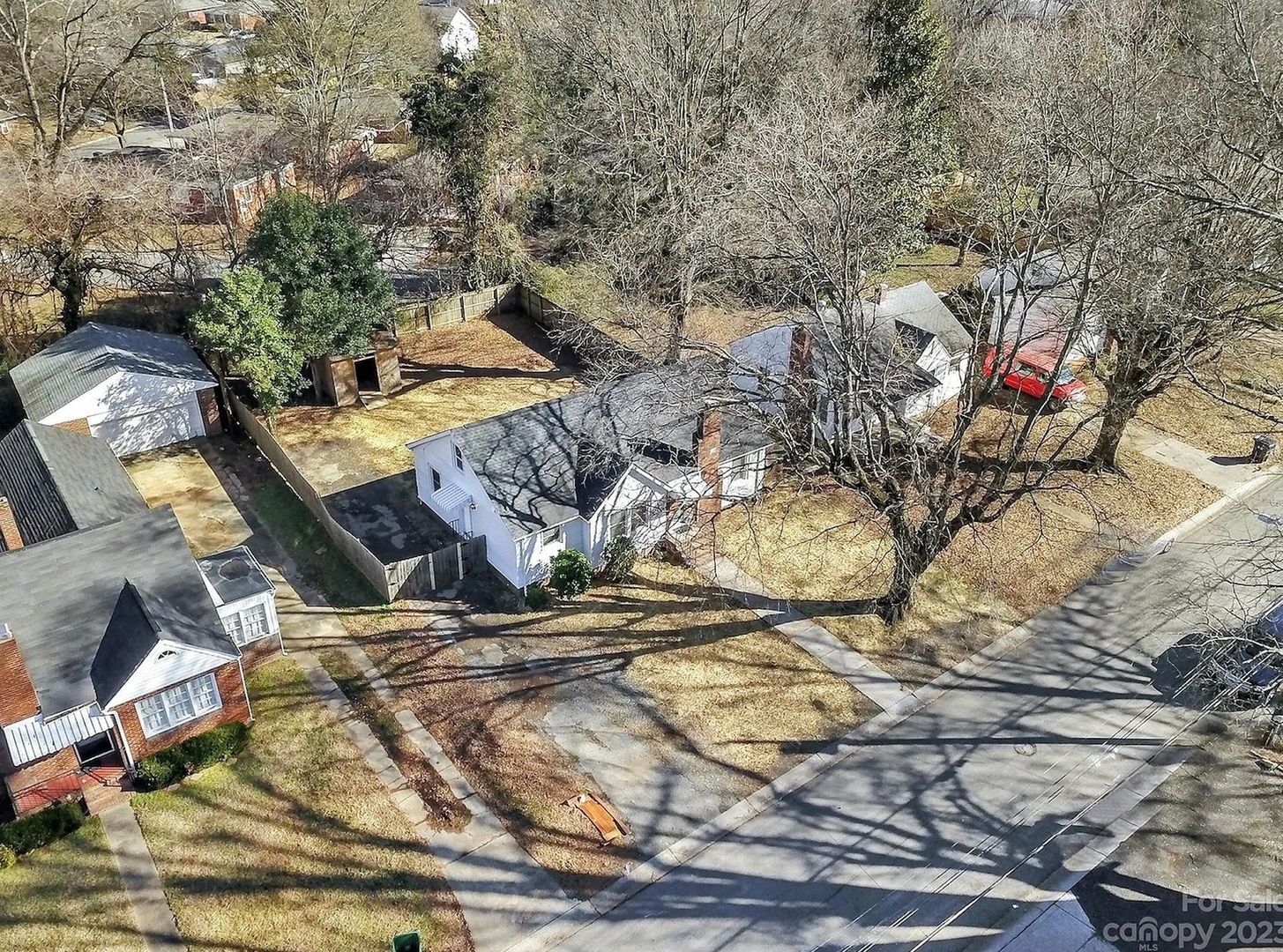 Building Photo - 2212 Edison St