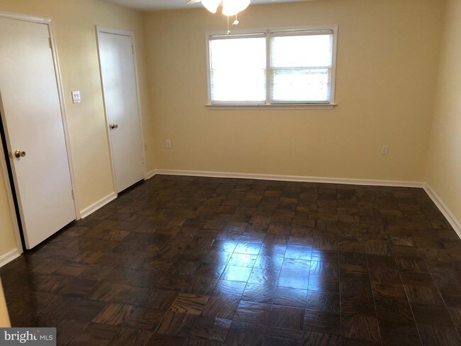 Building Photo - 1007 Yardley Commons