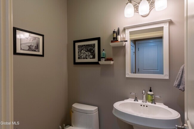 Building Photo - 164 High Rock Ave