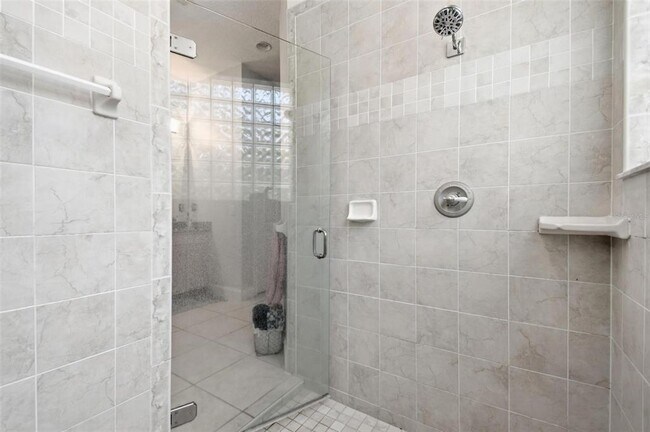 Building Photo - 118 Whispering Pine Dr