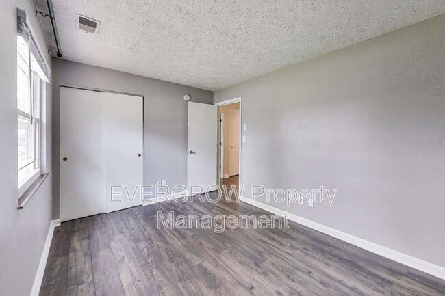 Building Photo - 3534 Ribbon Dr