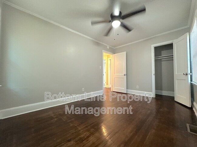 Building Photo - 1100 Moretz Ave