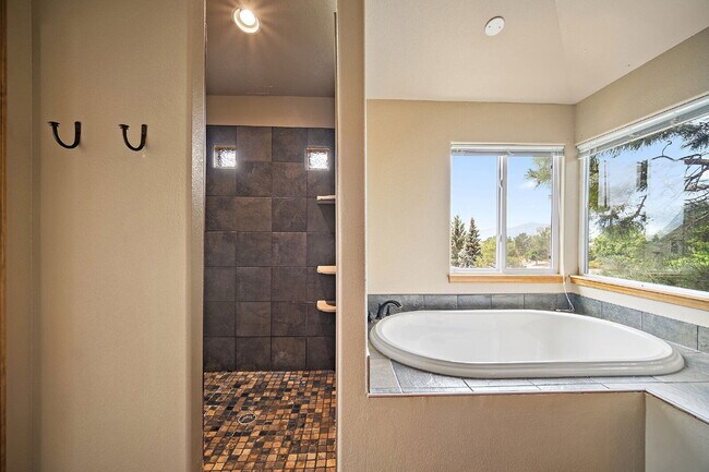 Building Photo - 8112 Old Exchange Dr