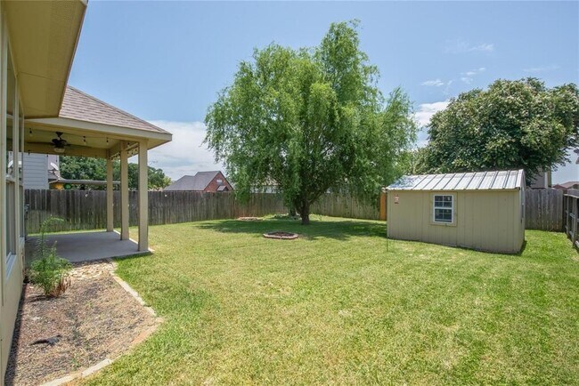 Building Photo - 17423 Waterview Dr