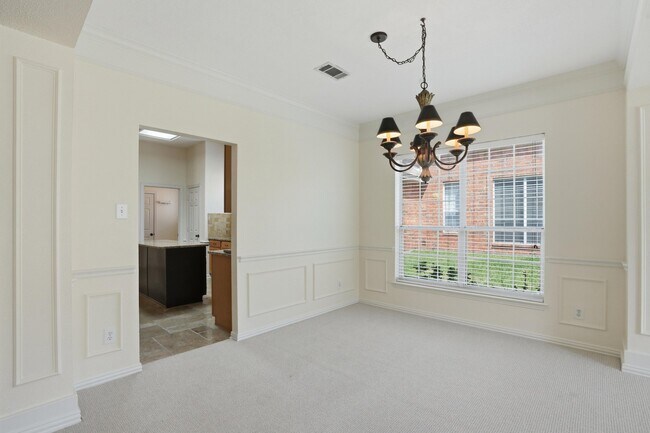 Building Photo - 6613 Barclay Ln