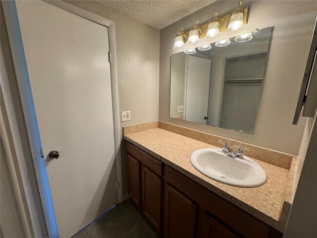 Building Photo - 7505 Pitch Pine Cir