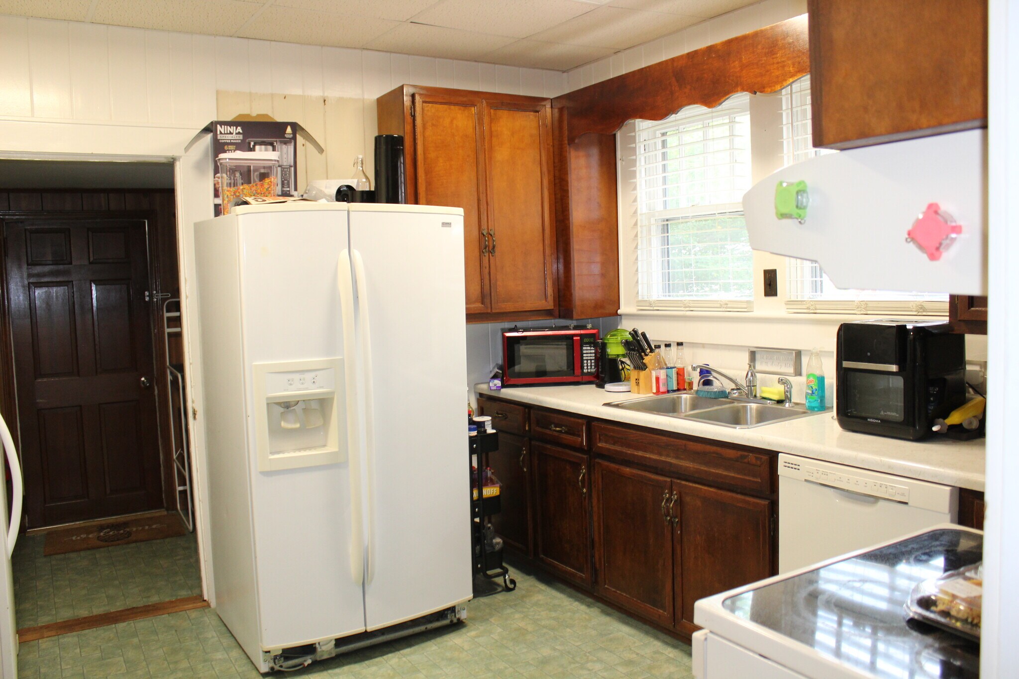 Kitchen - 60 Pulliam St