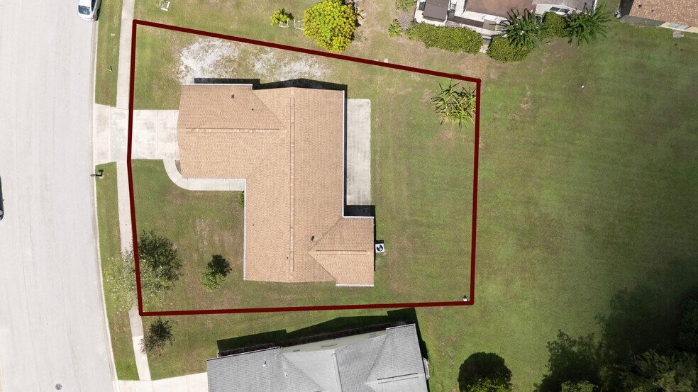 Building Photo - 10737 Larissa St