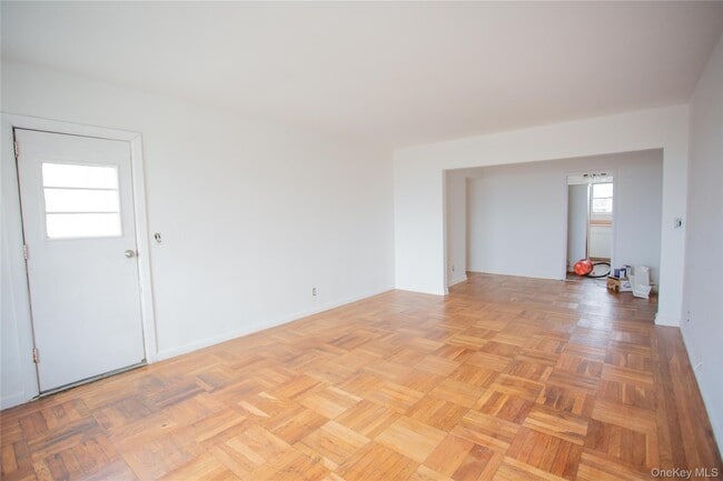 Building Photo - 345 Shore Rd