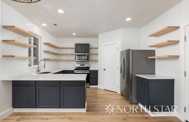 Building Photo - Recently Renovated 3 Bed, 2.5 Bath w/ Offi...