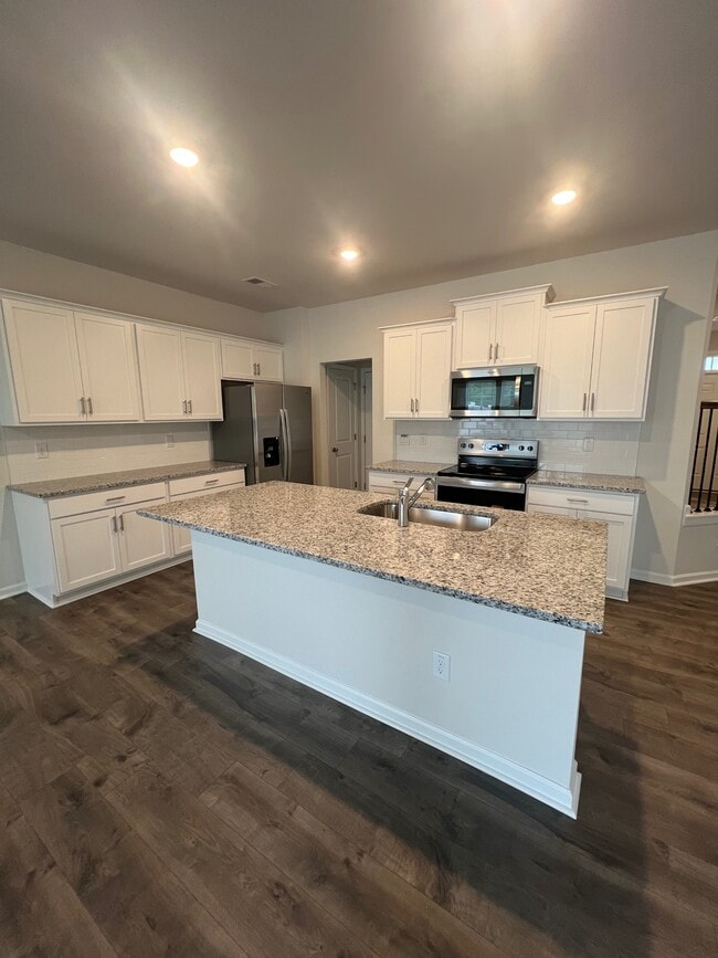 Building Photo - 1675 Hallview Ct