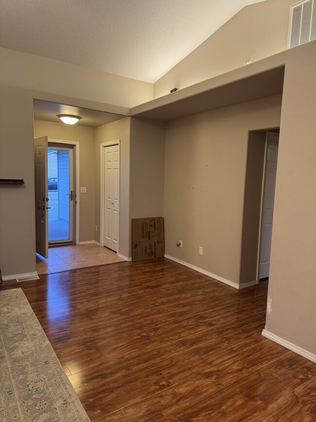 Building Photo - 1165 E 19th N St