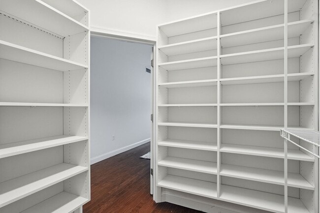 Building Photo - 855 Main St