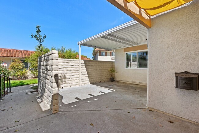 Building Photo - 2322 Via Puerta