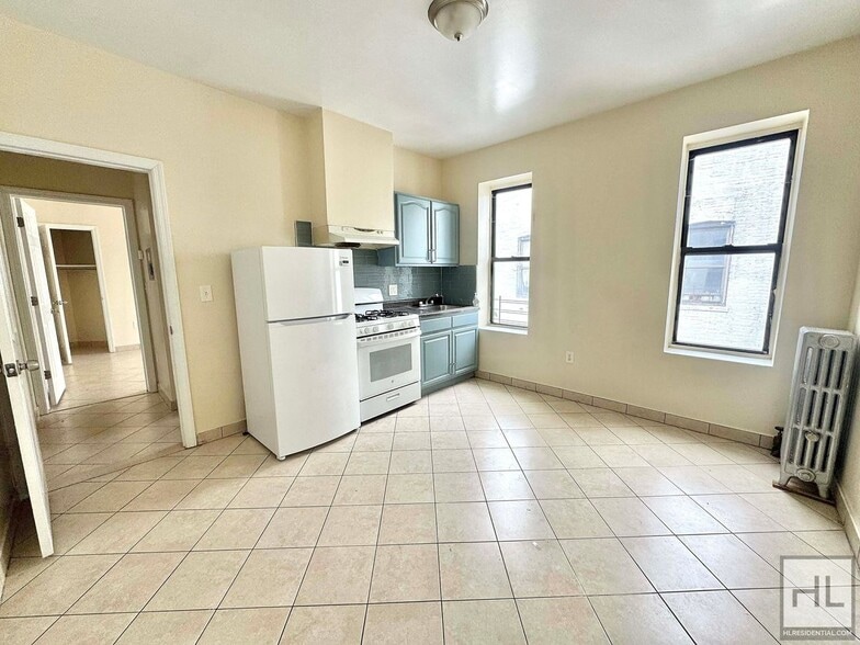 Building Photo - BAY 22 STREET