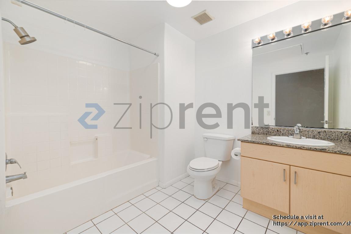 Building Photo - 1643 Sixth Ave