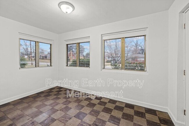 Building Photo - 1505 44th St Ensley