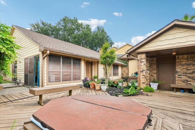 Building Photo - 1723 Sullins Way