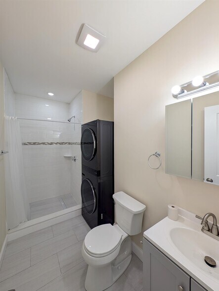 Building Photo - 22 Holyoke Rd