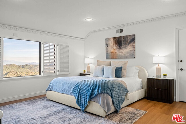 Building Photo - 3722 Alonzo Ave