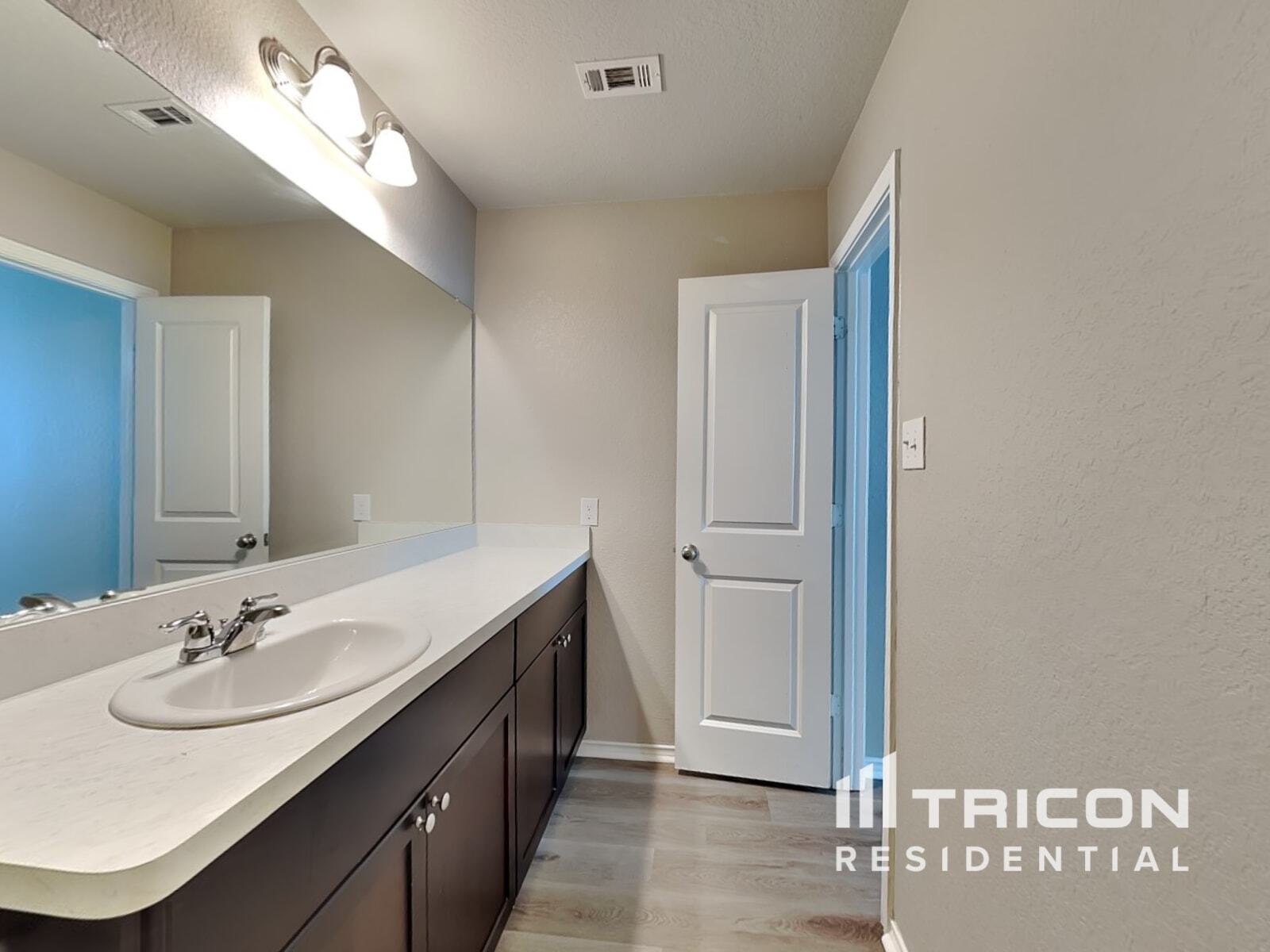Building Photo - 9802 Marbach Brk