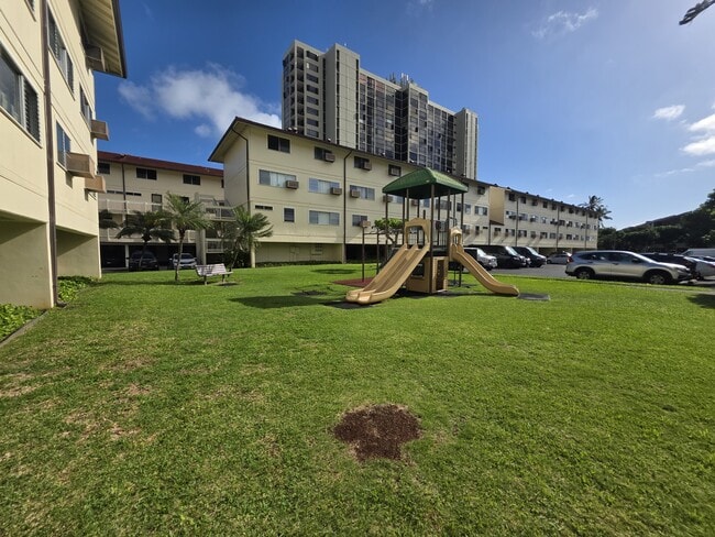 Building Photo - 350 Aoloa St