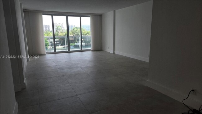 Building Photo - 9381 E Bay Harbor Dr