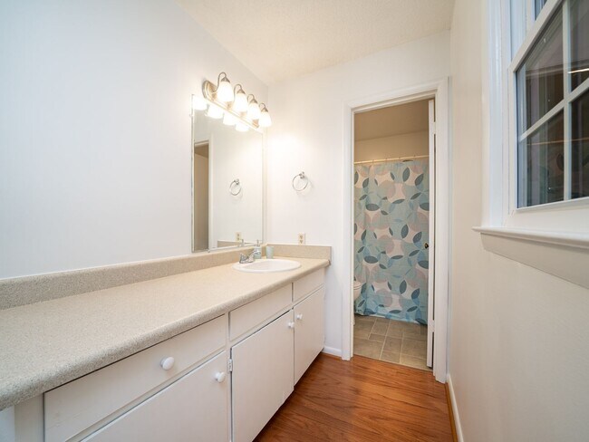 Building Photo - Sweet 3-Bedroom 2-Bathroom Home Less Than ...
