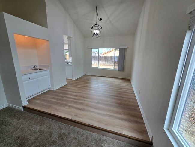 Building Photo - Rancho Penasquitos 2-story. 4 br., 3 ba.