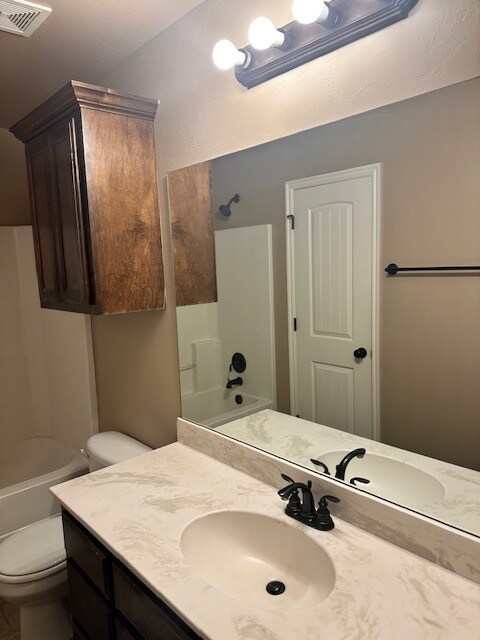 Building Photo - 2316 Golden Ln