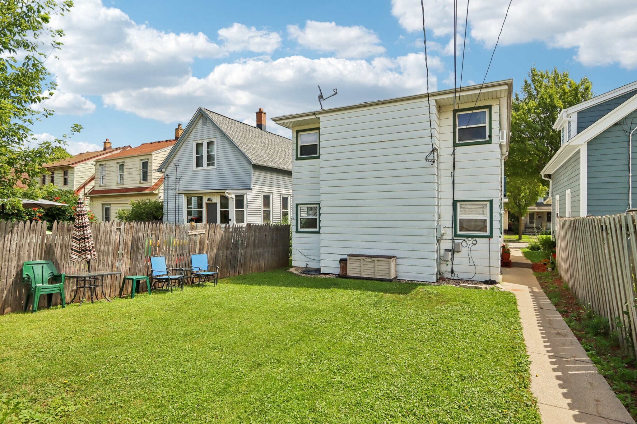 Shared Yard - 1933 S 72nd St