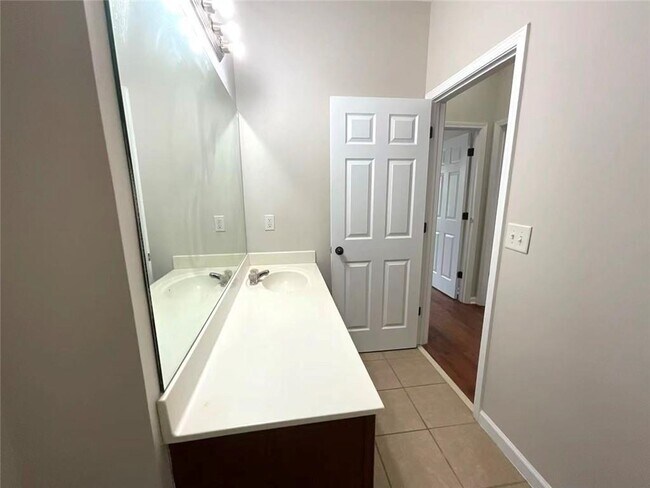 Building Photo - 2882 Cross Creek Dr