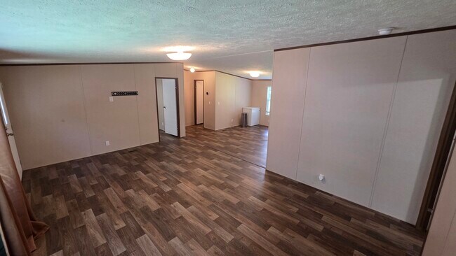 Building Photo - 253 Gibbs Rd