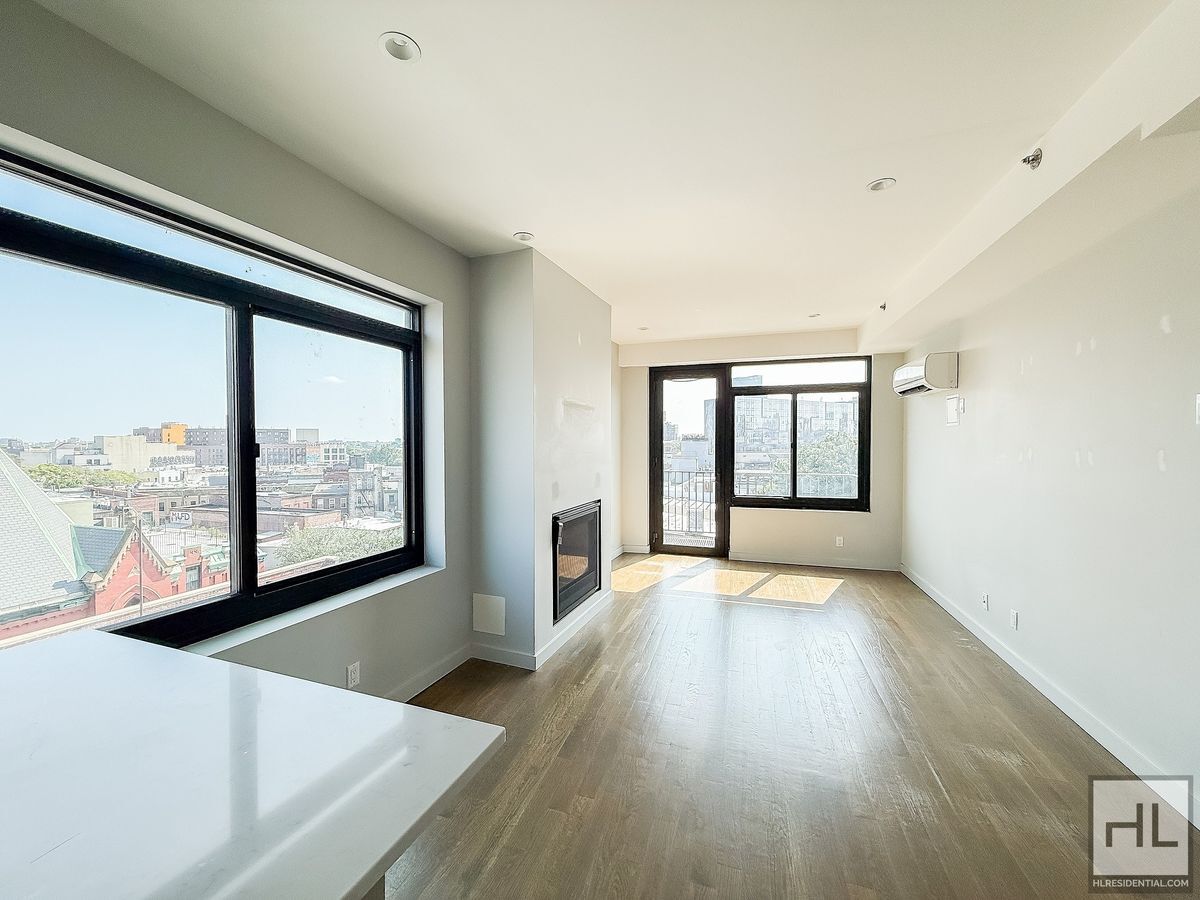 Building Photo - Bushwick Avenue / Spacious 2-Bed 1-Bath / ...