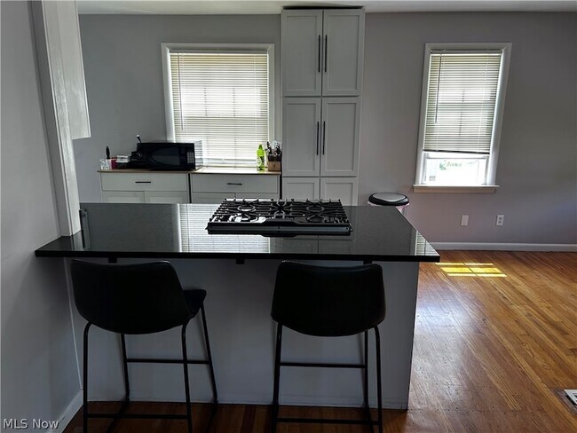 Building Photo - 327 Beebe Ave