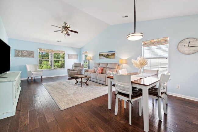 Primary Photo - 1071 Blue Stem Dr