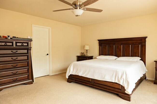 Building Photo - Updated 4 Bedroom DuPont Home for Rent