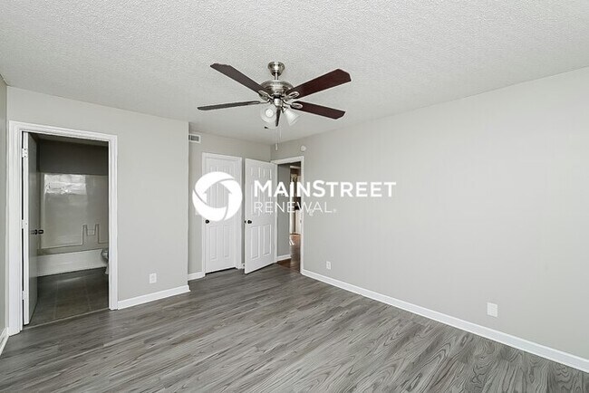 Building Photo - 3 Bedroom Pet-Friendly Home in Nashville, TN with Main Street Renewal