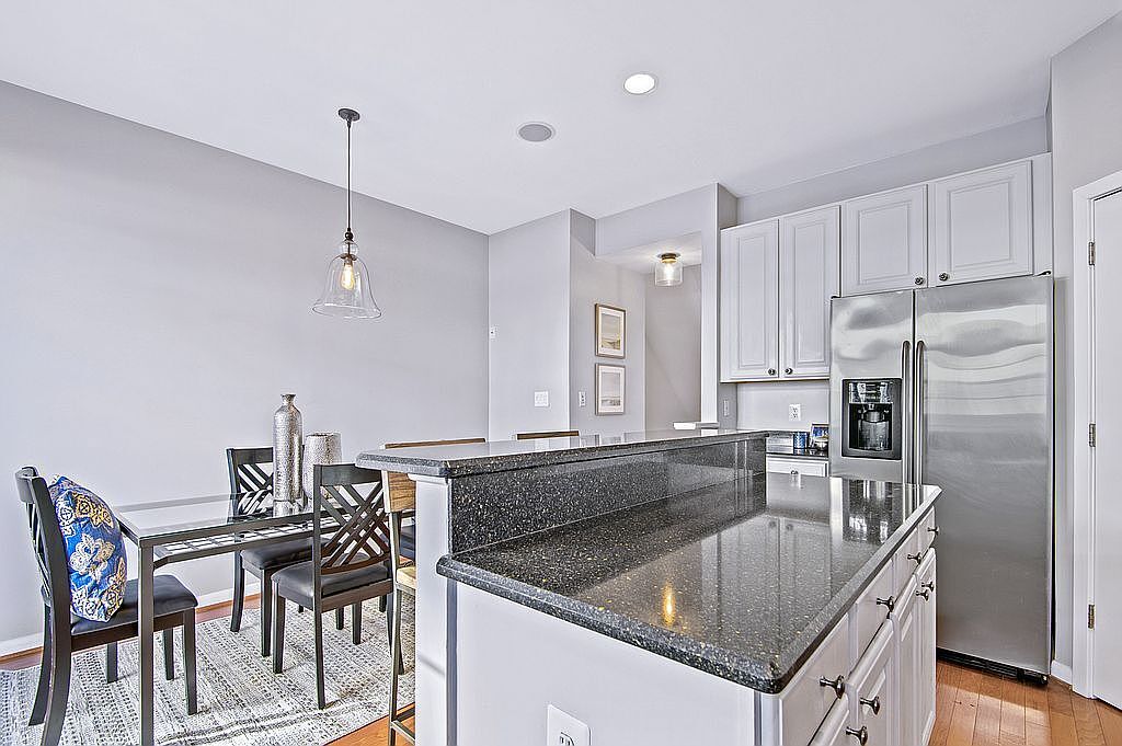 Building Photo - 2016 Fleet St