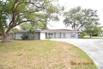 Building Photo - 3273 Harbor Lake Dr
